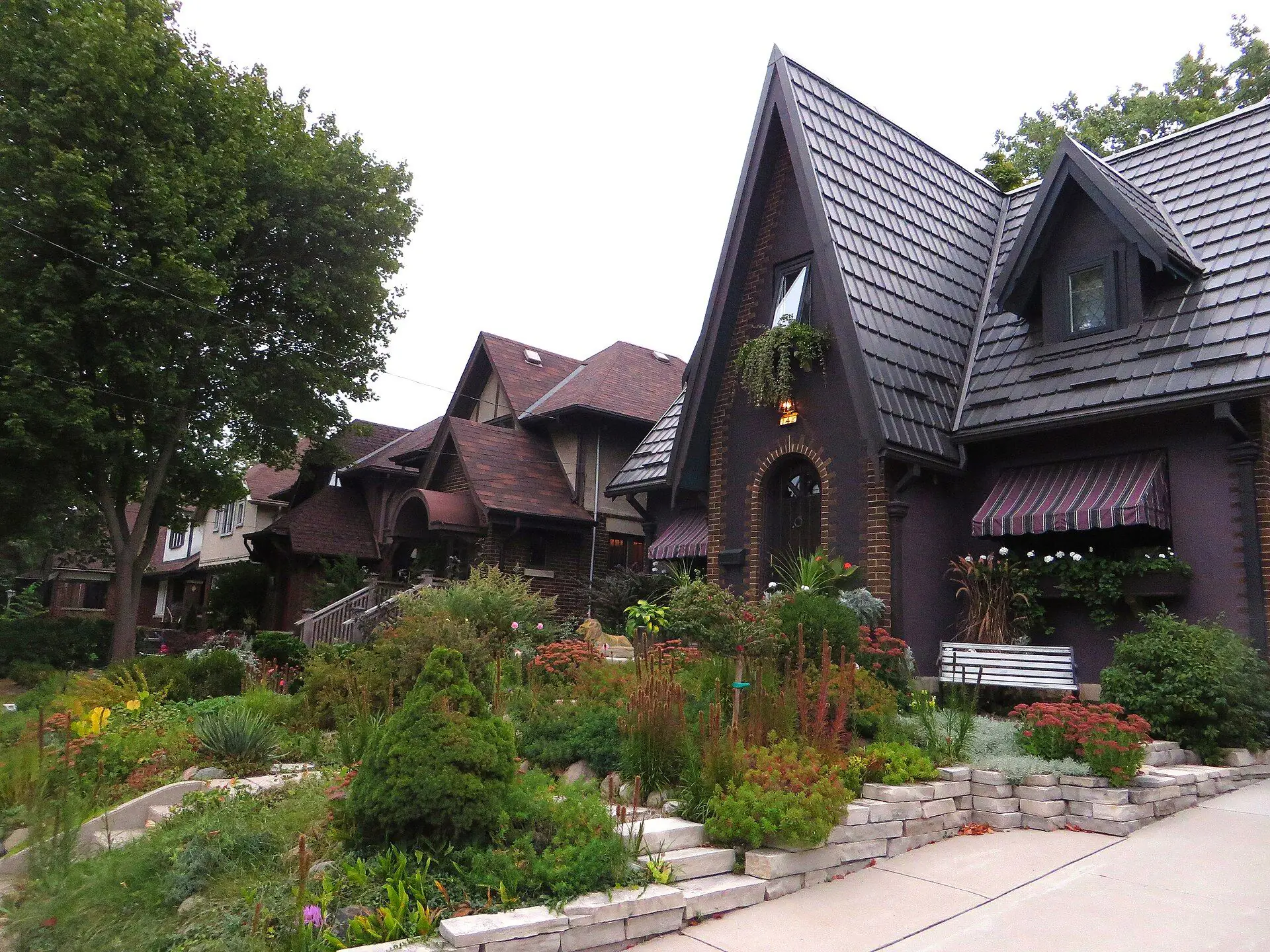 Arts and Crafts houses with steep roofs and deep front gardens in Old South